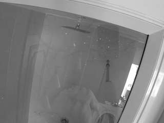 voyeurcam-casa-salsa-bathroom-12
