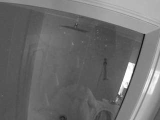 voyeurcam-casa-salsa-bathroom-12