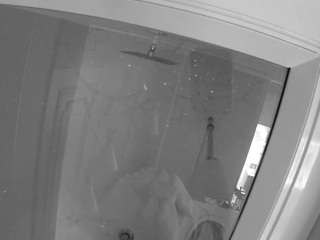voyeurcam-casa-salsa-bathroom-12