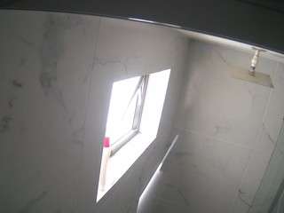 voyeurcam-casa-salsa-bathroom-13