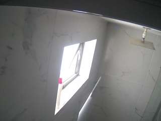 voyeurcam-casa-salsa-bathroom-13