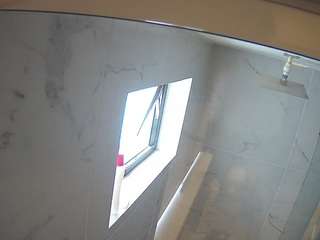 voyeurcam-casa-salsa-bathroom-13