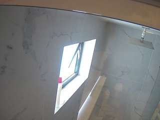 voyeurcam-casa-salsa-bathroom-13