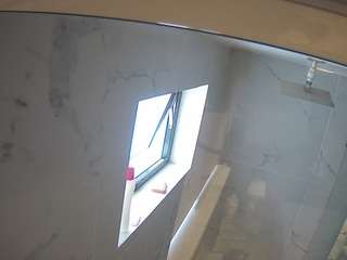 voyeurcam-casa-salsa-bathroom-13
