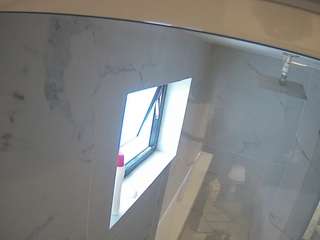 voyeurcam-casa-salsa-bathroom-13