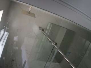 voyeurcam-casa-salsa-bathroom-13