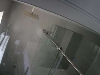 voyeurcam-casa-salsa-bathroom-13