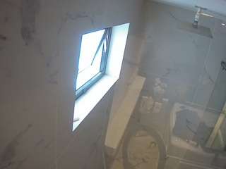 voyeurcam-casa-salsa-bathroom-13