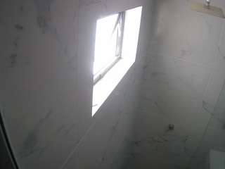 voyeurcam-casa-salsa-bathroom-13