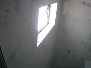 voyeurcam-casa-salsa-bathroom-13
