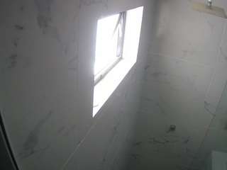 voyeurcam-casa-salsa-bathroom-13