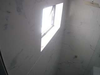 voyeurcam-casa-salsa-bathroom-13