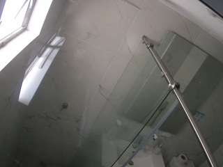 voyeurcam-casa-salsa-bathroom-13