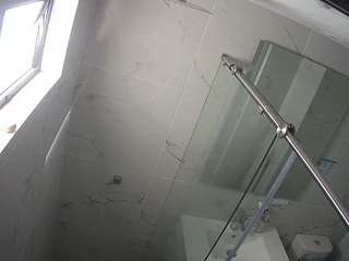 voyeurcam-casa-salsa-bathroom-13