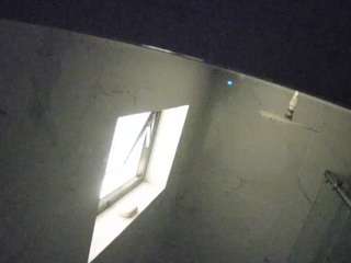 voyeurcam-casa-salsa-bathroom-13