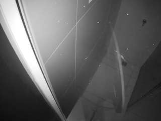 voyeurcam-casa-salsa-bathroom-13