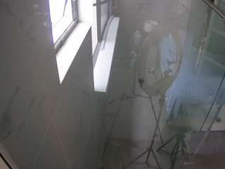 voyeurcam-casa-salsa-bathroom-13