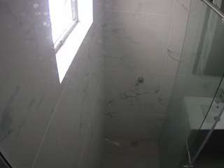 voyeurcam-casa-salsa-bathroom-13