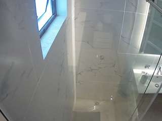 voyeurcam-casa-salsa-bathroom-13