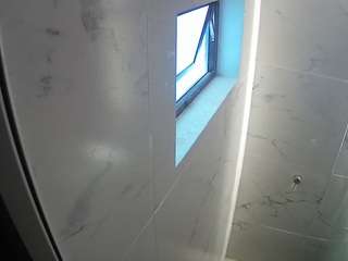 voyeurcam-casa-salsa-bathroom-13