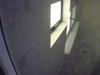 voyeurcam-casa-salsa-bathroom-13