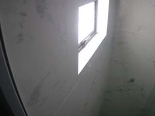 voyeurcam-casa-salsa-bathroom-13