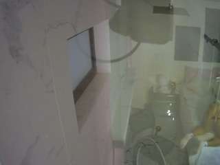 voyeurcam-casa-salsa-bathroom-13