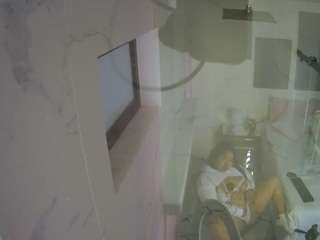 voyeurcam-casa-salsa-bathroom-13