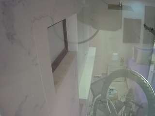 voyeurcam-casa-salsa-bathroom-13