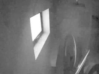 voyeurcam-casa-salsa-bathroom-13