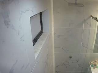 voyeurcam-casa-salsa-bathroom-13