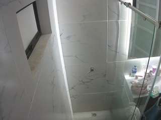 voyeurcam-casa-salsa-bathroom-13