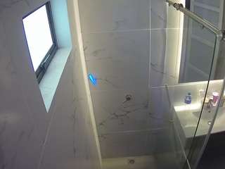 voyeurcam-casa-salsa-bathroom-13