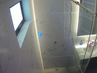 voyeurcam-casa-salsa-bathroom-13