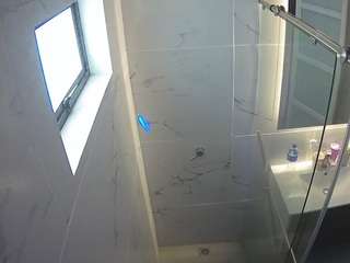 voyeurcam-casa-salsa-bathroom-13
