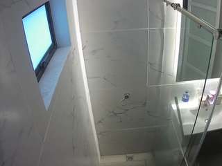voyeurcam-casa-salsa-bathroom-13
