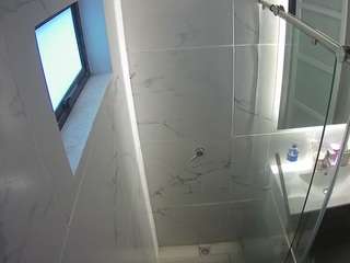 voyeurcam-casa-salsa-bathroom-13