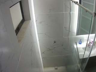 voyeurcam-casa-salsa-bathroom-13