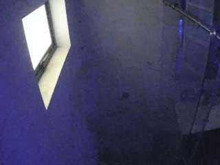 voyeurcam-casa-salsa-bathroom-13
