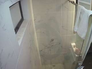 voyeurcam-casa-salsa-bathroom-13