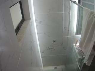 voyeurcam-casa-salsa-bathroom-13