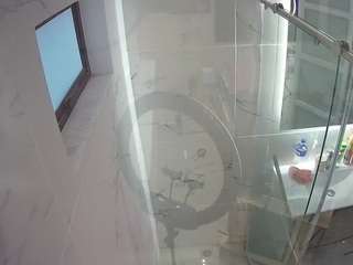 voyeurcam-casa-salsa-bathroom-13