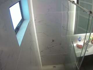 voyeurcam-casa-salsa-bathroom-13