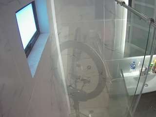 voyeurcam-casa-salsa-bathroom-13