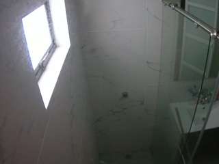 voyeurcam-casa-salsa-bathroom-13