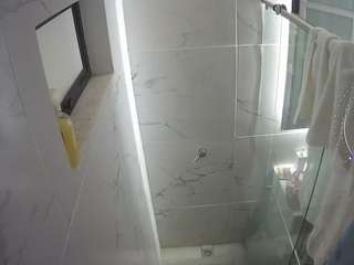 voyeurcam-casa-salsa-bathroom-13