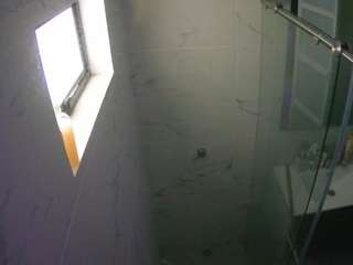 voyeurcam-casa-salsa-bathroom-13