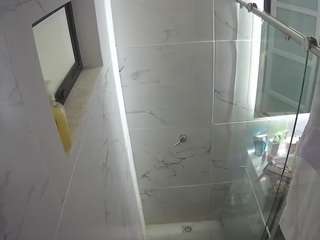 voyeurcam-casa-salsa-bathroom-13