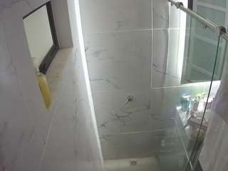 voyeurcam-casa-salsa-bathroom-13