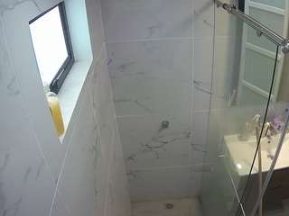 voyeurcam-casa-salsa-bathroom-13